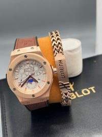 Classy Hublot Masculine Wristwatch with Wristband For Men - Image 3