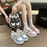 Women’s lightweight sneakers